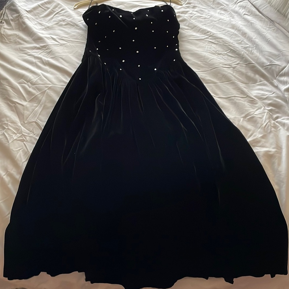 Vintage black velvet dress 1980